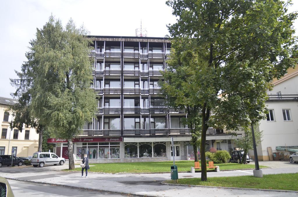 Hotel Grajski Dvor 3*