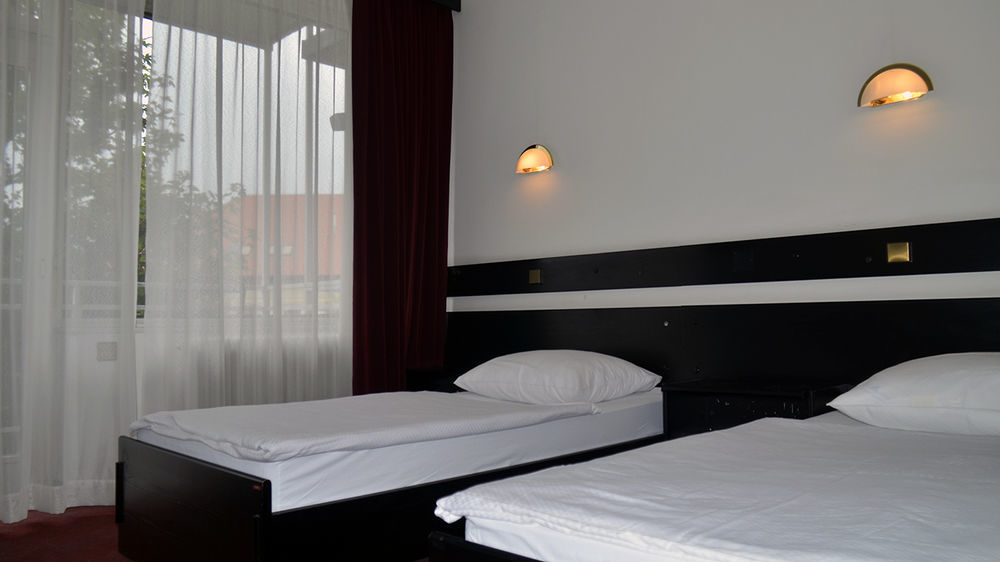 Grajski Dvor 3* Radovljica